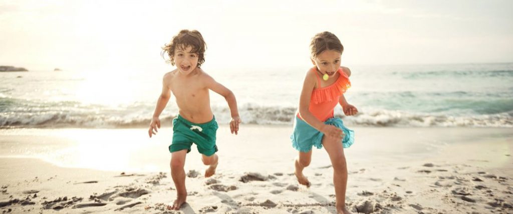 5 conseils pour éviter de perdre son enfant à la plage - Plurielle