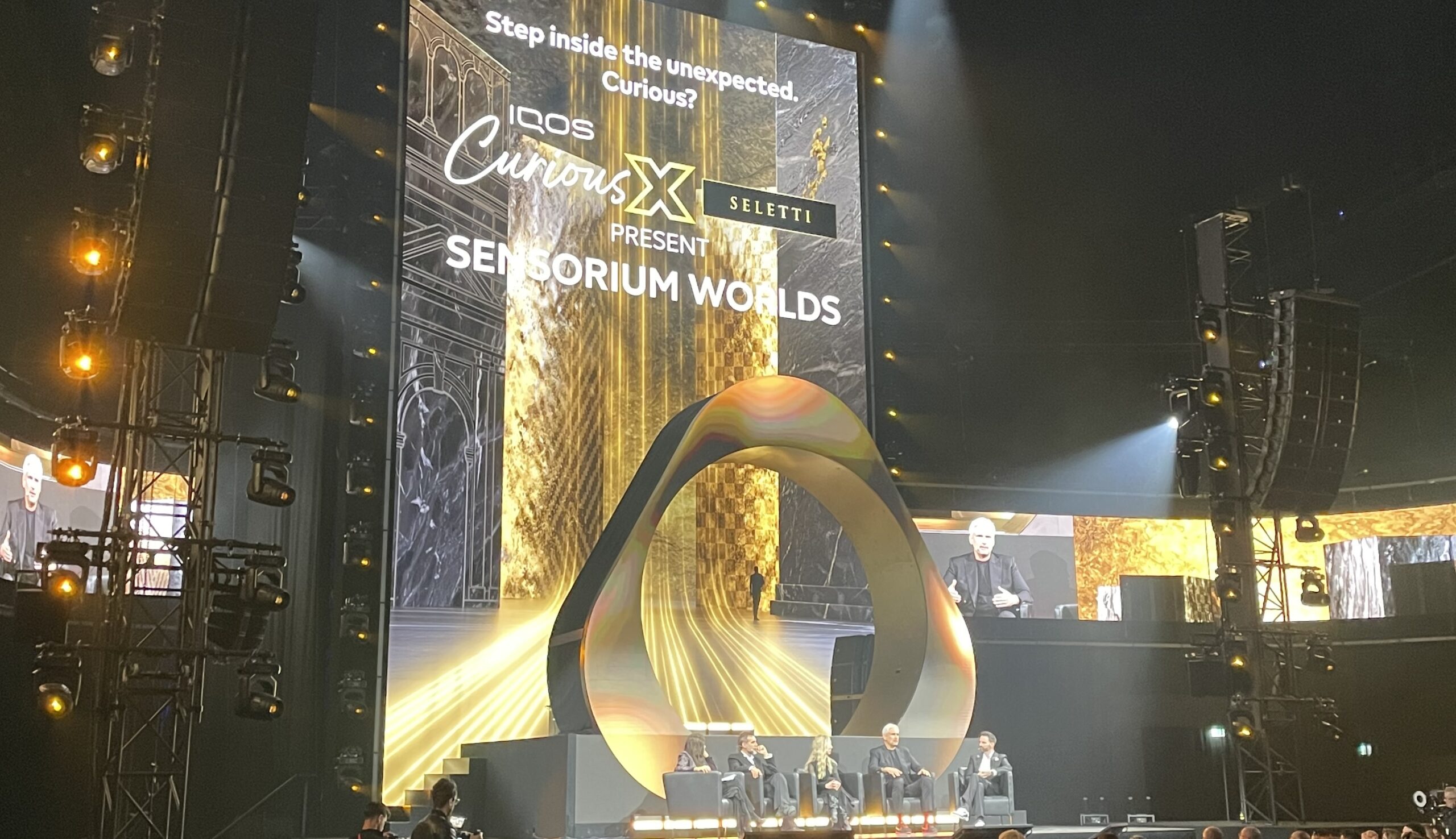 IQOS x SELETTI : quand la curiosité devient un art du design