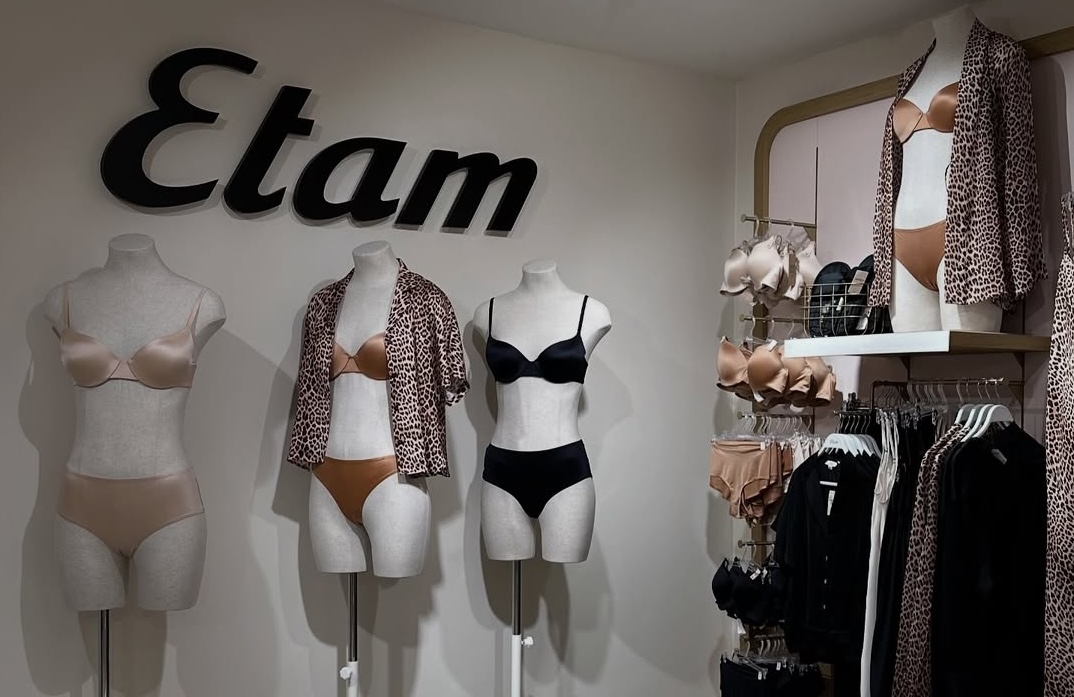 ETAM célèbre l’hiver avec Happy Holidays une ode au confort joyeux et stylé